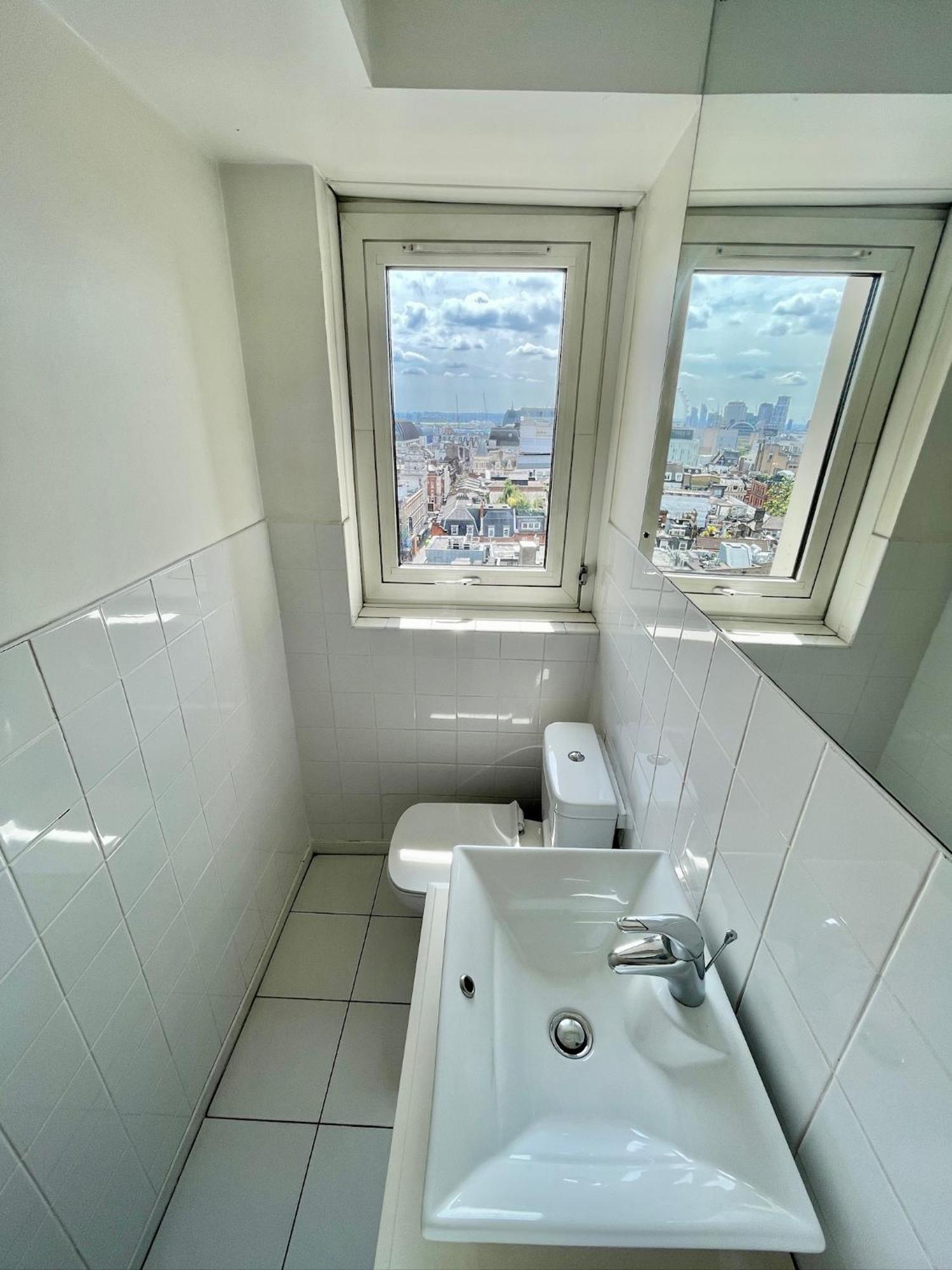 Bright 2-bedroom In Soho High-rise With Skyline Views Apartament Londra