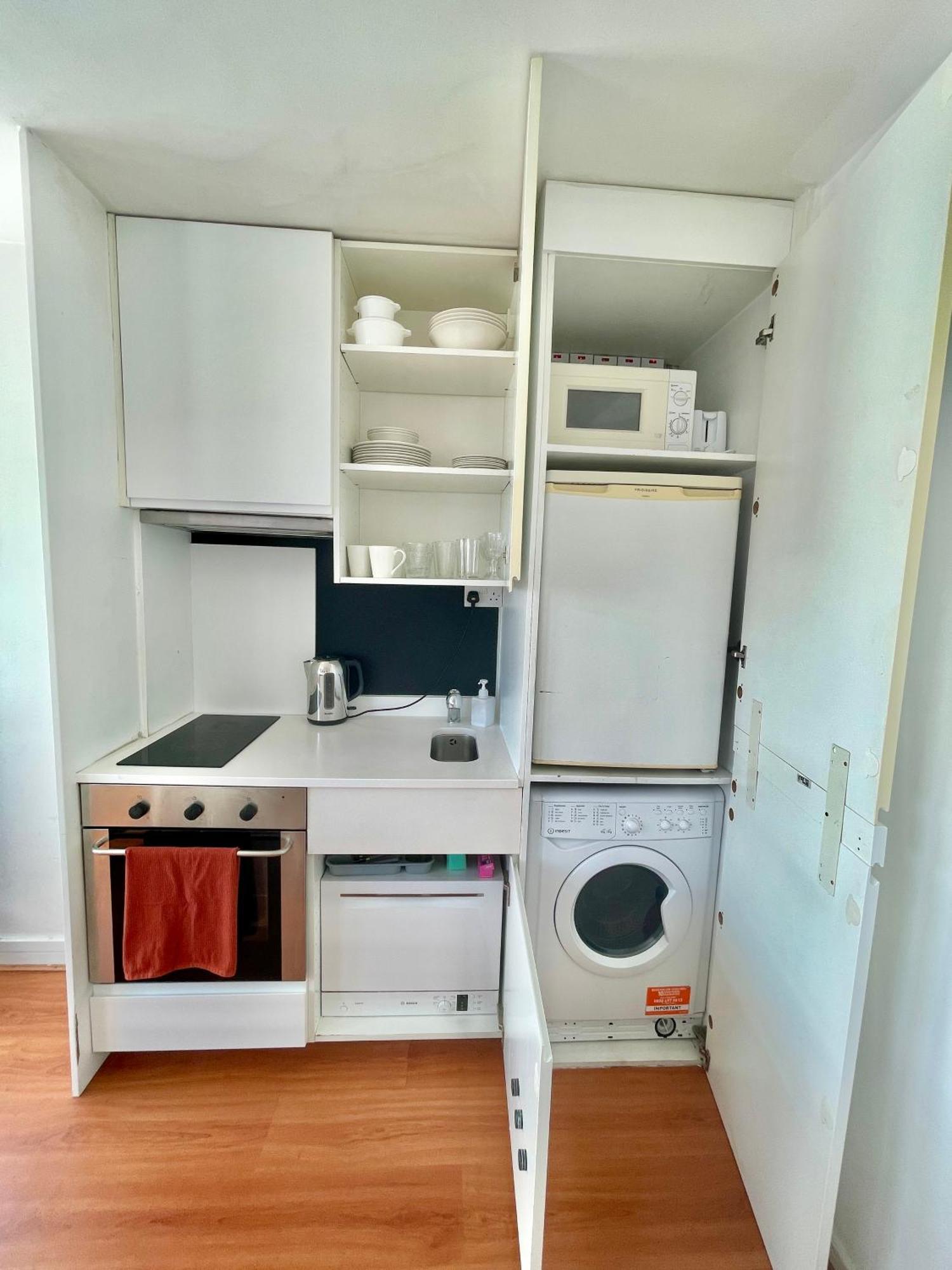 Bright 2-bedroom In Soho High-rise With Skyline Views Apartament