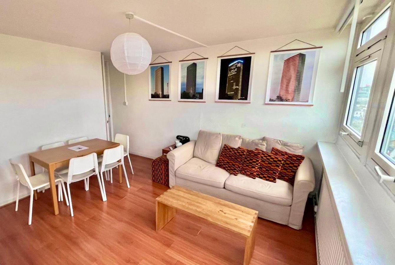 Apartament Bright 2-bedroom In Soho High-rise With Skyline Views Londra